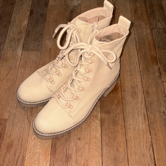 Ladies Universal Thread Tan Parker Lace-Up Combat Boots - Size 8 memory foam - Picture 3 of 5